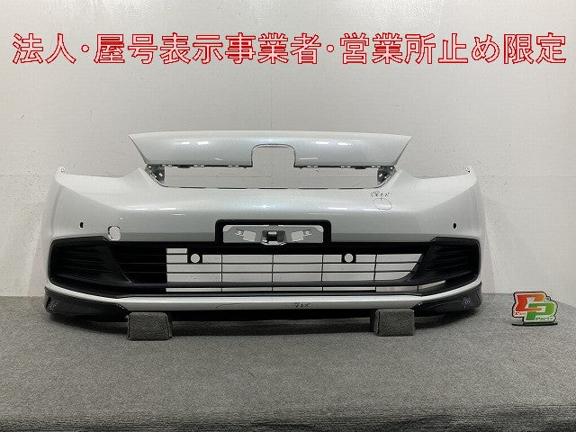 フィット GR1/GR2/GS4/GS6/GR3/GR4 純正 後期 フロント バンパー ロアグリル付 71101-TZA-N000 プラチナホワイトパール NH883P(147975)