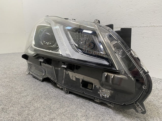 クラウン 210系/ARS210/GRS210/GRS211/GRS214/AWS210/AWS211 純正 右 ヘッドライト LED レベライザー 刻印W 30-443 81110-30M01(147993)