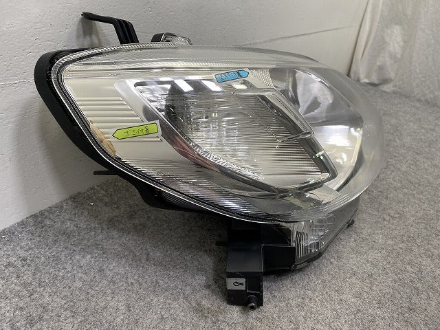 パッソ M700A/M710A 純正 右 ヘッドライト/ランプ LED レベライザー 刻印XA KOITO 100-69027 トヨタ(147999)