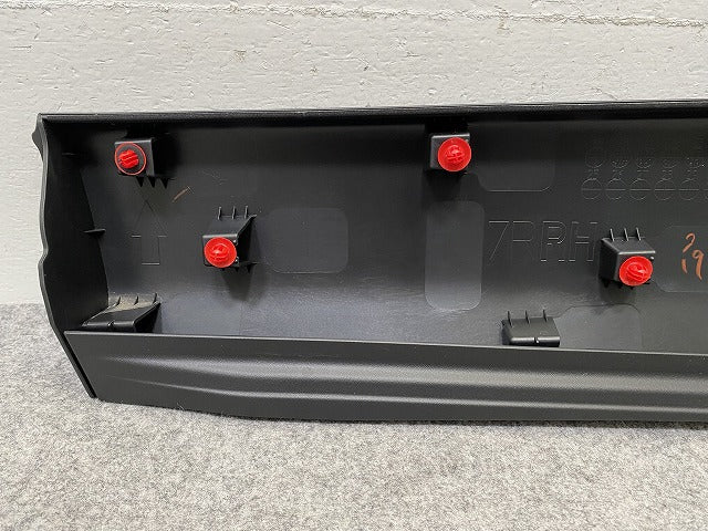新車取り外し!ハリアー 80系/MXUA80/MXUA85/AXUH80/AXUH85 PHEV/AXUP85 純正 右 リア サイドステップ/サイドスカート 75077-48020(148015)