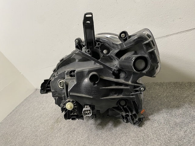 シエンタ 170系/NSP170G/NCP175G/NHP170G 純正 右 ヘッドライト/ランプ LED レベライザー 刻印2 ICHIKOH 52-289 トヨタ(148025)