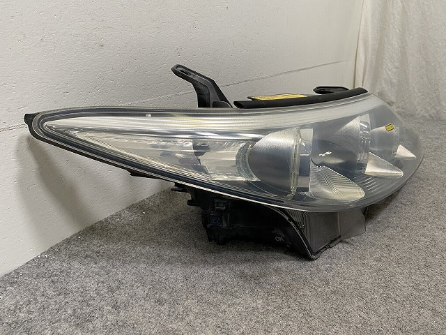 エスティマ アエラス 50系/ACR50W/ACR55W/GSR50W/GSR55W 純正 中期 右 ヘッドライト  レベライザーキセノン HID 刻印70 28-217(148028)