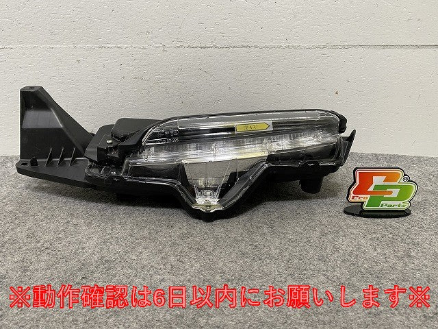 ヤリスクロス MXPB10/MXPB15 ハイブリッド/MXPJ10/MXPJ15 純正 左 フォグランプ/フォグライト LED KOITO 52-328 トヨタ(148029)