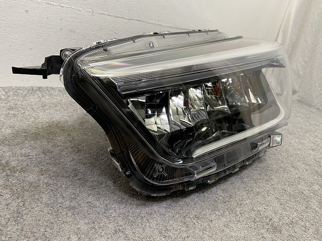 ライズ/ロッキー A200S/A210S/A200A/A210A/A202A 純正 左 ヘッドライト/ランプ LED レベライザー ICHIKOH 1991 81110-B1710 トヨタ(148033)