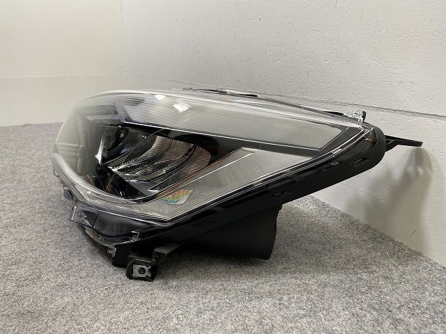 ライズ/ロッキー A200S/A210S/A200A/A210A/A202A 純正 左 ヘッドライト/ランプ LED レベライザー ICHIKOH 1991 81110-B1710 トヨタ(148033)