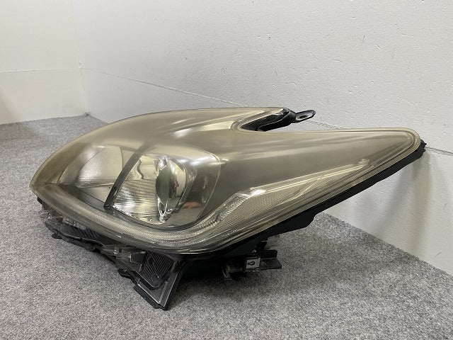 プリウス 30系/ZVW30 純正 後期 左 ヘッドライト/ランプ キセノン HID AFS無 レベライザー 刻印モ KOITO 47-52 81185-47411 トヨタ(148035)