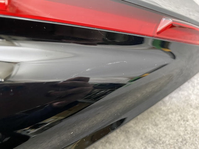 ヤリスクロス MXPB10/MXPB15/MXPJ10/MXPJ15 純正 右 テールランプ/ライト LED 刻印V3 ICHIKOH 52-330 81551-52E60 トヨタ(148036)