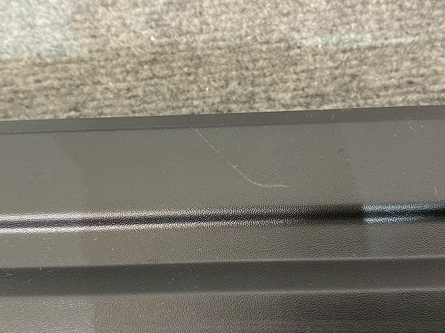 ハリアー 80系/MXUA80/MXUA85/AXUH80/AXUH85/AXUP85 純正 右 サイドステップ/サイドスカート 75850-48060 素地 トヨタ(148039)