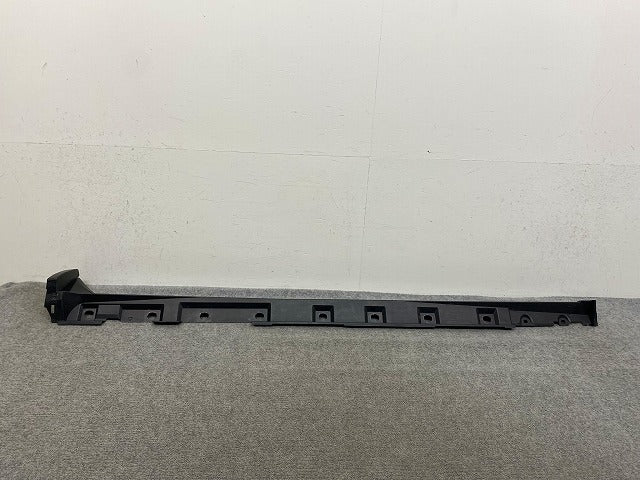 ハリアー 80系/MXUA80/MXUA85/AXUH80/AXUH85/AXUP85 純正 右 サイドステップ/サイドスカート 75850-48060 素地 トヨタ(148039)