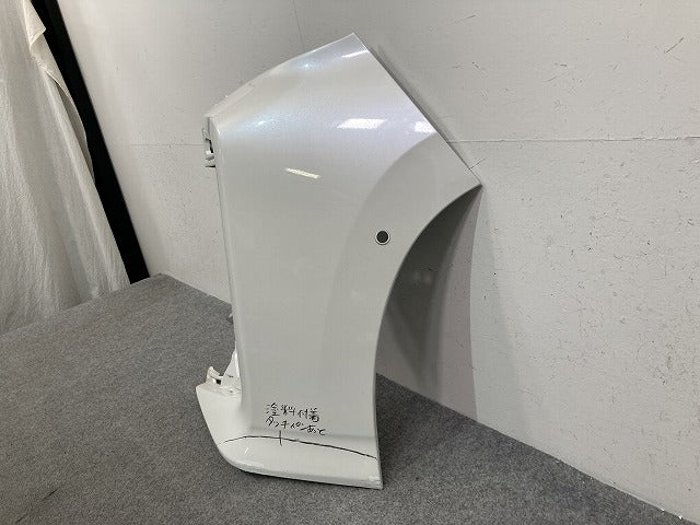 ノア NOAH 90系/MZRA90W/MZRA95W/ZWR90W/ZWR95W 純正 左 フロント コーナーパネル/コーナーカバー 52113-V1040/50 070 トヨタ(148042)