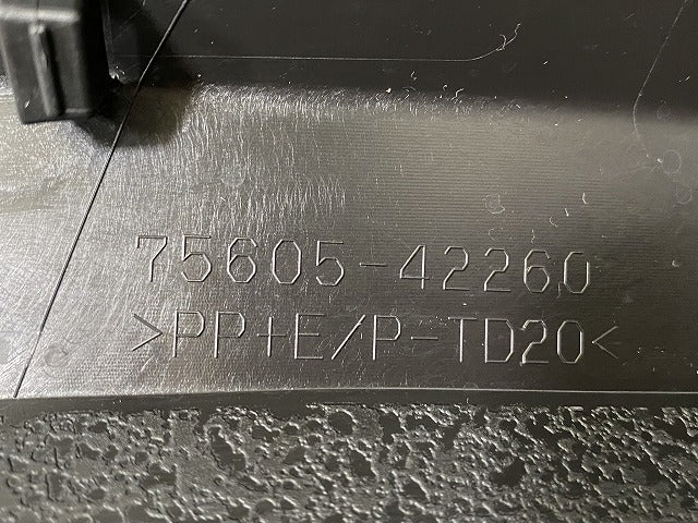 新車取り外し!RAV4 ラブ4 60系/AXAN64 純正 右 リア フェンダーアーチモール/オーバーフェンダー 75605-42260 素地 トヨタ(148055)