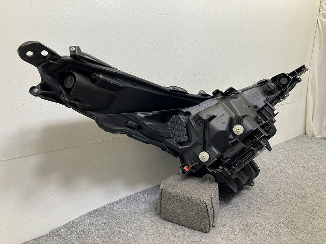 プリウス 50系/ZVW50/ZVW51/ZVW55 純正 前期 左 ヘッドライト/ランプ LED 刻印C3 KOITO 47-75 トヨタ(148066)