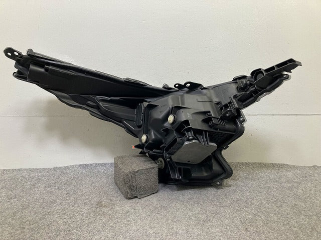 プリウス 50系/ZVW50/ZVW51/ZVW55 純正 前期 左 ヘッドライト/ランプ LED 刻印C3 KOITO 47-75 トヨタ(148066)