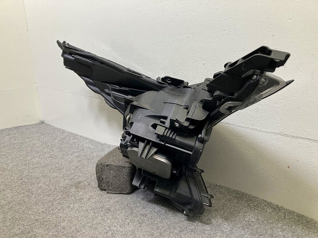 プリウス 50系/ZVW50/ZVW51/ZVW55 純正 前期 左 ヘッドライト/ランプ LED 刻印C3 KOITO 47-75 トヨタ(148066)