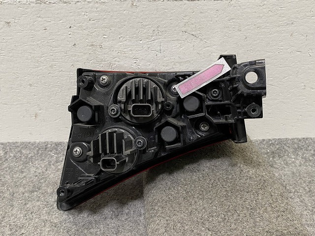 プリウス 50系/ZVW50/ZVW51/ZVW55 純正 後期 右 テールランプ/ライト/レンズ LED ICHIKOH 47-112 トヨタ(148080)