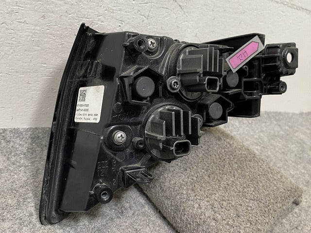 プリウス 50系/ZVW50/ZVW51/ZVW55 純正 後期 右 テールランプ/ライト/レンズ LED ICHIKOH 47-112 トヨタ(148080)