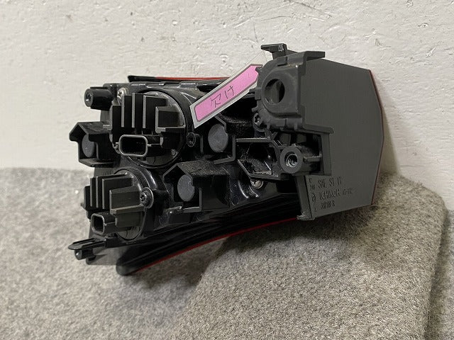 プリウス 50系/ZVW50/ZVW51/ZVW55 純正 後期 右 テールランプ/ライト/レンズ LED ICHIKOH 47-112 トヨタ(148080)