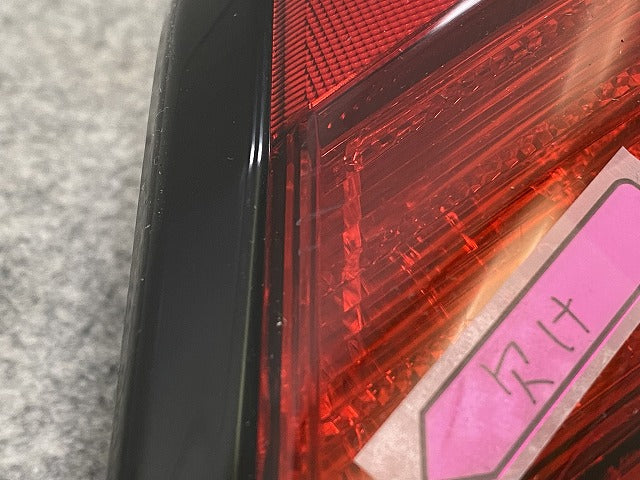 ジャンク!プリウス 50系/ZVW50/ZVW51/ZVW55 純正 後期 左 テールランプ/ライト/レンズ LED ICHIKOH 47-112 トヨタ(148082)