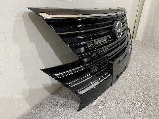 セレナ/ハイウェイスター C28/FC28/FNC28/GFC28 純正 前期 フロント グリル/ラジエーターグリル カメラ穴付 62310 7DF0A 日産(148090)