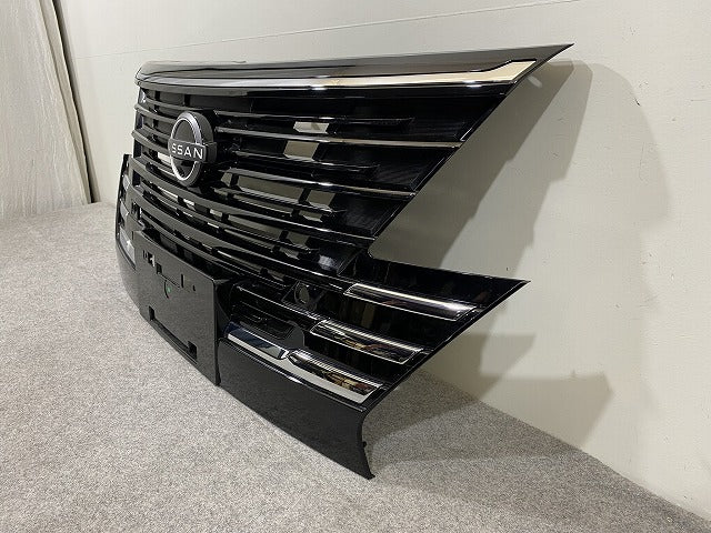 セレナ/ハイウェイスター C28/FC28/FNC28/GFC28 純正 前期 フロント グリル/ラジエーターグリル カメラ穴付 62310 7DF0A 日産(148090)