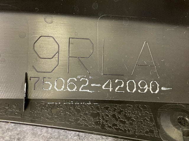 新車取り外し!RAV4 ラブ4 60系/AXAN64 純正 左 リア フェンダーアーチモール/オーバーフェンダー 75062-42090 素地 トヨタ(148093)