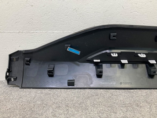 新車取り外し!ヤリスクロス MXPB10/MXPB15/MXPJ10/MXPJ15 純正 左 リア ドア サイドパネル マッドガード 75078-52030 素地 トヨタ(148094)