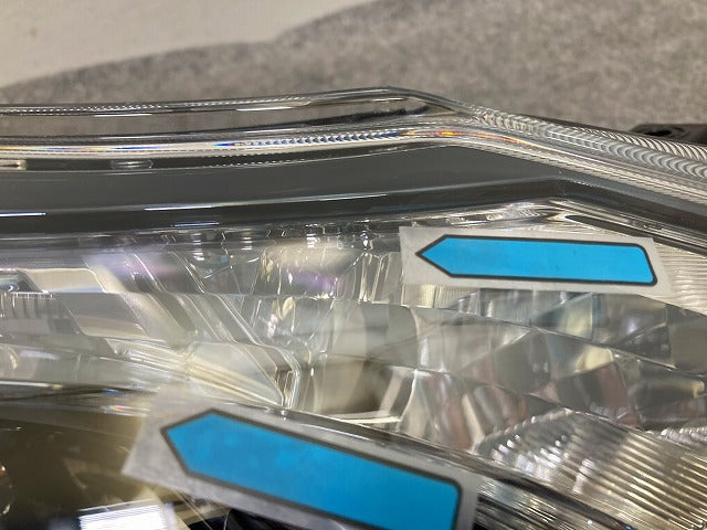 ノート/NOTE E12/NE12 e-POWER/HE12/SNE12 右 ヘッドライト/ランプ LED レベライザー 刻印P ICHIKOH 1895 26025-5VA0A 日産(148119)