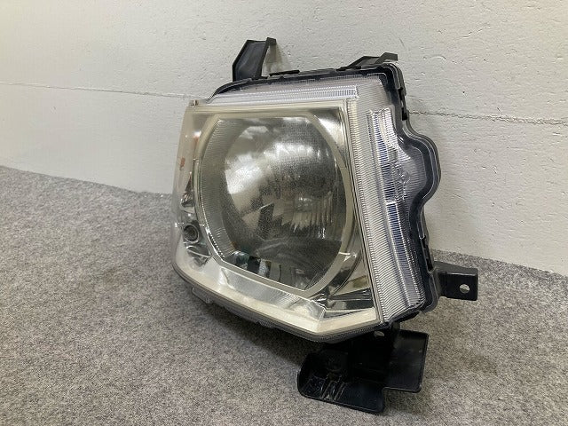 eKワゴン H82W 純正 右 ヘッドライト/ランプ ハロゲン レベライザー STANLEY P6519 三菱(148123)