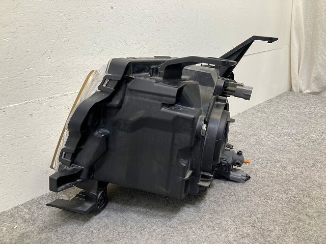 eKワゴン H82W 純正 右 ヘッドライト/ランプ ハロゲン レベライザー STANLEY P6519 三菱(148123)