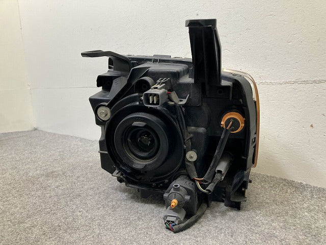 eKワゴン H82W 純正 右 ヘッドライト/ランプ ハロゲン レベライザー STANLEY P6519 三菱(148123)