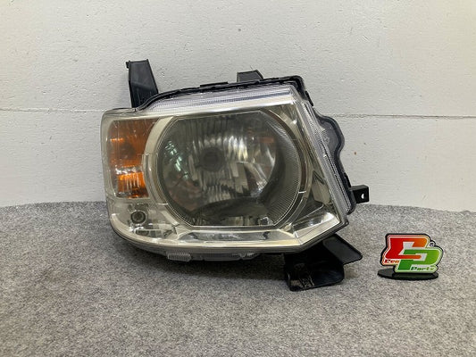 eKワゴン H82W 純正 右 ヘッドライト/ランプ レベライザーハロゲン STANLEY P6519 三菱(148127)