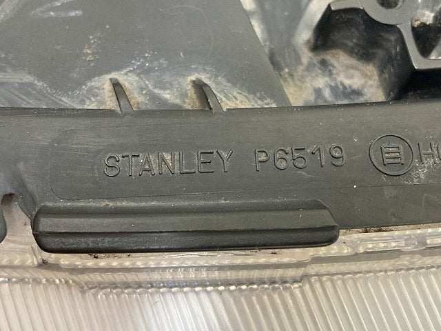 eKワゴン H82W 純正 右 ヘッドライト/ランプ レベライザーハロゲン STANLEY P6519 三菱(148127)