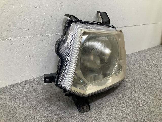eKワゴン H82W 純正 左 ヘッドライト/ランプ レベライザーハロゲン STANLEY P6519 三菱(148129)