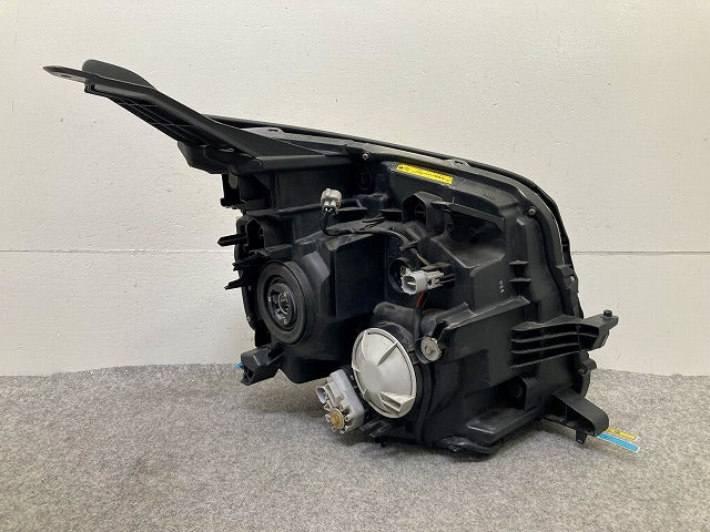 ヴォクシー VOXY 70系/ZRR70G/ZRR75G/ZRR70W/ZRR75W 純正 左 ヘッドライト/ランプ レベライザーキセノン HID 刻印VK 28-203 トヨタ(148136)