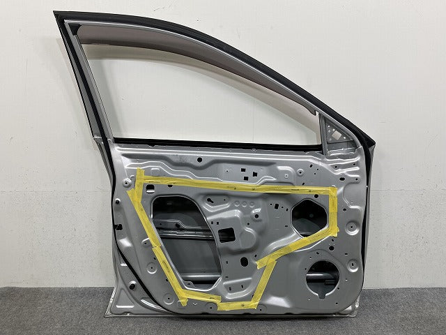 エクストレイル/X-TRAIL T32/NT32/HT32/HNT32 純正 左 フロント ドア バイザー付 ブリリアントシルバーメタリック K23 日産(148138)