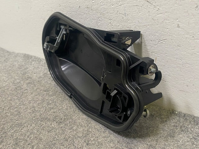 新品!5シリーズ E60 純正 左 フロント ドア アウターハンドルベース 51.21-7 199 555 51217199555 BMW(148153)