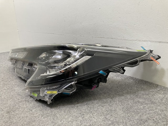 ジャンク!カローラ スポーツ 210系/NRE210H/NRE214H/ZWE211H/ZWE213H/ZWE219H/MZEA12H 純正 左 ヘッドライト LED 刻印N 12-612(148157)
