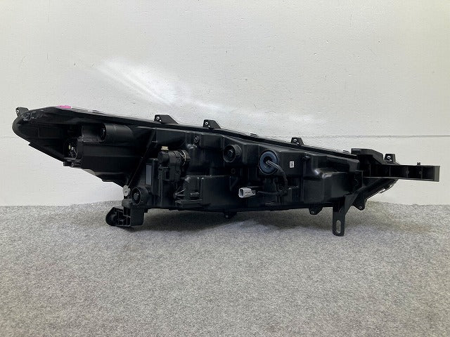 カローラ クロス ZSG10/MXGA10/ZVG11/ZVG15/ZVG13/ZVG16 純正 左 ヘッドライト/ランプ LED レベライザー 刻印Z 16-177 トヨタ(148161)
