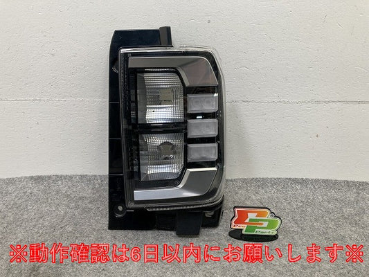 タフト LA900S/LA910S 純正 右 テールランプ/ライト/レンズ LED TOKAIDENSO 20525 ダイハツ(148168)