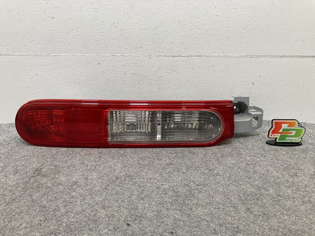 キューブ Z12/NZ12 純正 左 テールランプ/ライト/レンズ ハロゲン 刻印B STANLEY P8187 日産(148185)