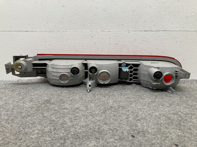 キューブ Z12/NZ12 純正 左 テールランプ/ライト/レンズ ハロゲン 刻印B STANLEY P8187 日産(148185)