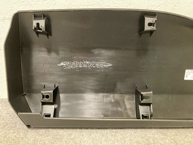新車取り外し!RAV4 ラブ4 60系/AXAN64 純正 右 リア ドア サイドステップ/サイドスカート プロテクター 75077-42080 素地 トヨタ(148205)