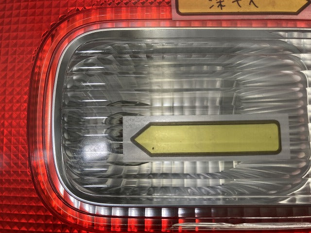 タント L375S/L385S 純正 右 テールランプ/ライト/レンズ ハロゲン ICHIKOH D067 ダイハツ(148214)
