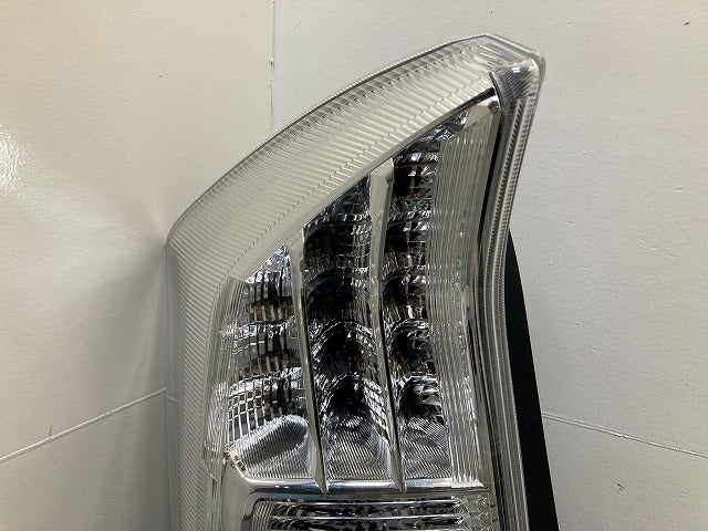 プリウス 30系/ZVW30 純正 前期 左 テールランプ/ライト/レンズ LED STANLEY 47-37 81561-47122 トヨタ(148220)