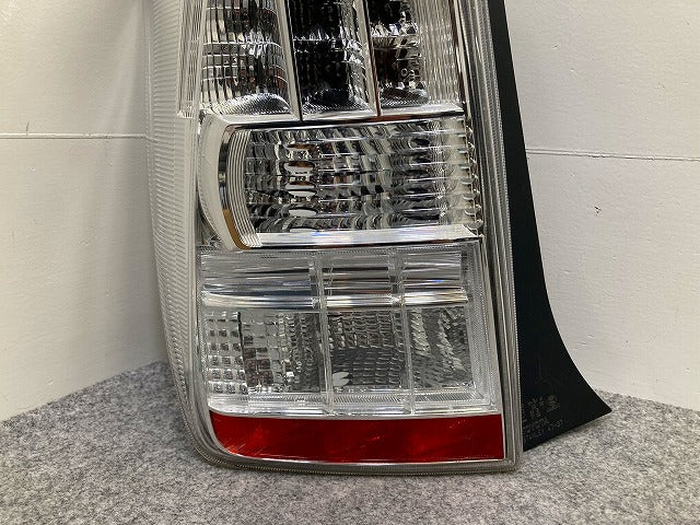 プリウス 30系/ZVW30 純正 前期 左 テールランプ/ライト/レンズ LED STANLEY 47-37 81561-47122 トヨタ(148220)