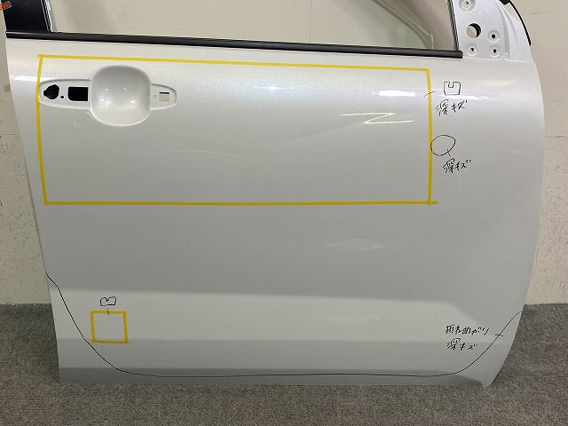 ライズ/ロッキー A200S/A210S/A200A/A210A/A202A 純正 右 フロント ドア バイザー付 シャイニングホワイトパール W25 トヨタ(148233)
