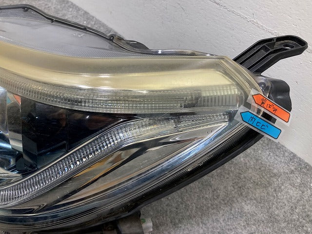 マークX 130系/GRX130/GRX133/GRX135 純正 中期 左 ヘッドライト/ランプ レベライザーキセノン HID 刻印1 22-358 81185-22B70(148238)