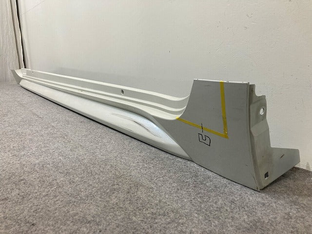 カローラ ツーリング 210系/NRE210W/ZRE212W 純正 左 サイドステップ/サイドスカート 75860-12100 75852-12170-C0 ホワイトパール(148240)