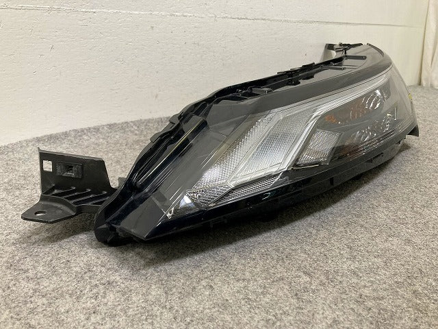 ジャンク!エクストレイル/X-TRAIL T33/SNT33 純正 左 ウィンカー LED 刻印S2 KOITO 210-2378S 日産(148247)
