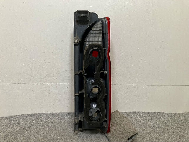 ハイエース 200系/1型/2型 純正 前期 左 テールランプ/ライト/レンズ ハロゲン KOITO 26-120 トヨタ(148251)